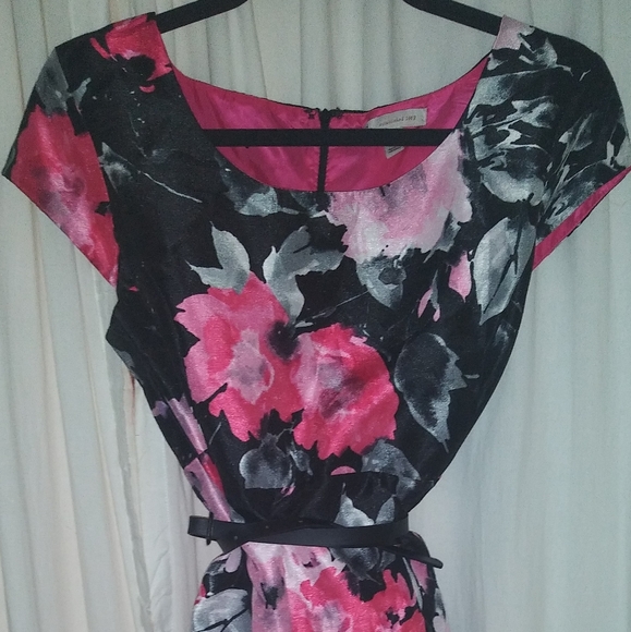 House of CB Dresses & Skirts - House Of CB Floral dress